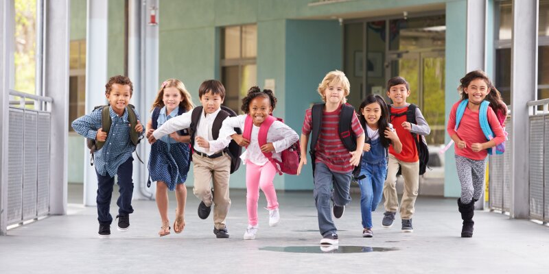 The federal and state governments support schools in challenging situations with the Startchancen program. 